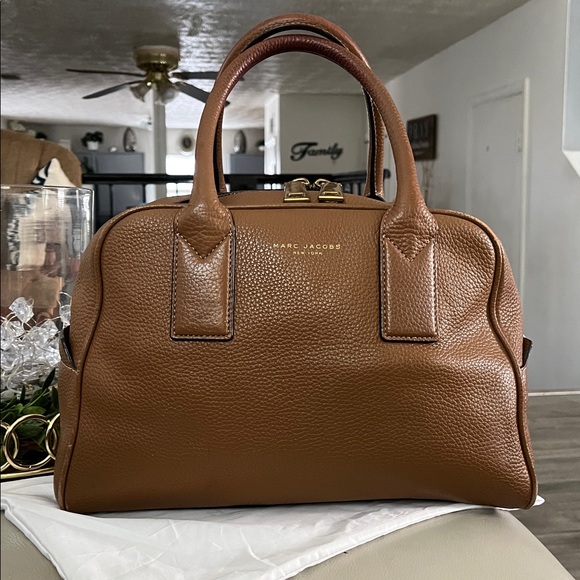 Marc Jacobs Handbags - Marc Jacobs Leather Bag